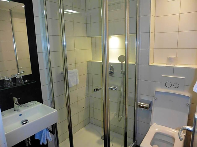 Bathroom 4, Empire, Luxembourg