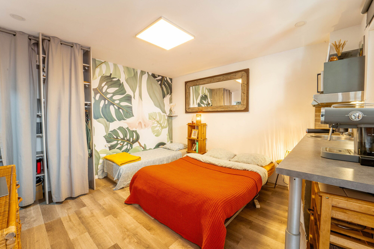 Bedroom 4, La Boga Surf House, Landes