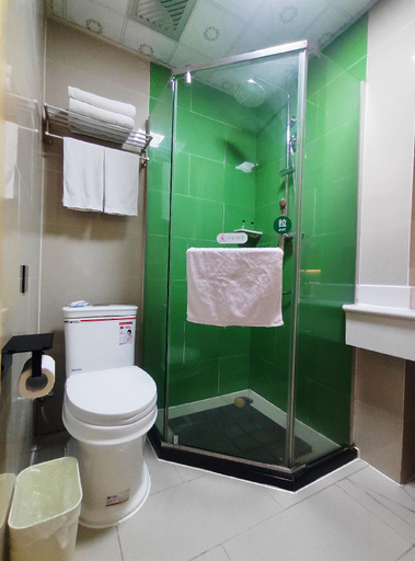 Bathroom 3, GreenTree Inn Heze Yuncheng County Dongcheng International, Heze