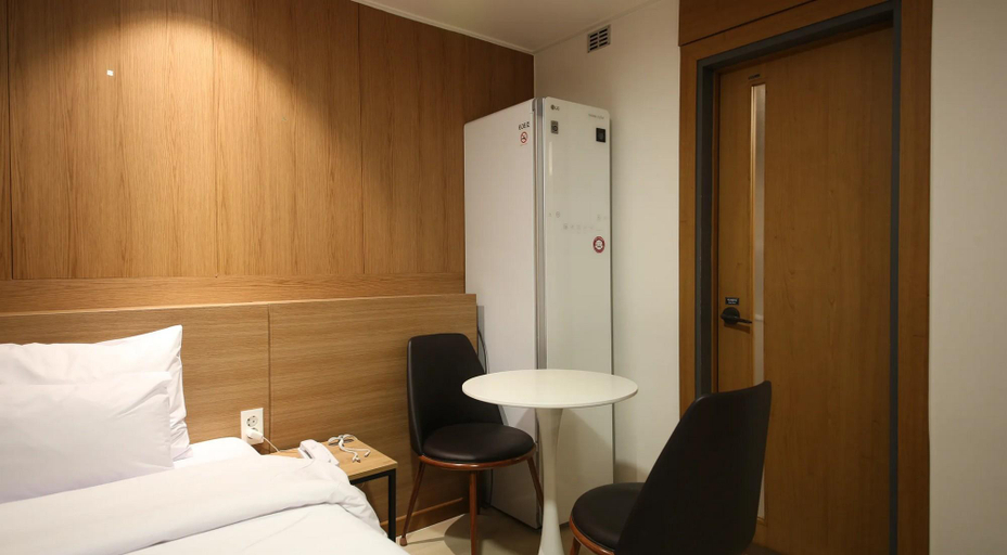 Bedroom 2, Jeonju H avenue Junghwasan Branch, Jeonju