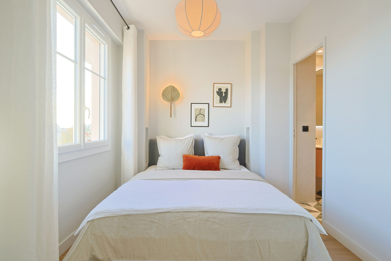 Room 4, 325 L Alba in Cannes, Alpes-Maritimes