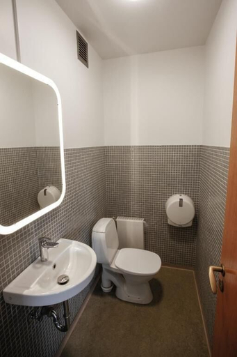 Bathroom 4, Eiðar Hostel and Apartments, Austur-Hérað