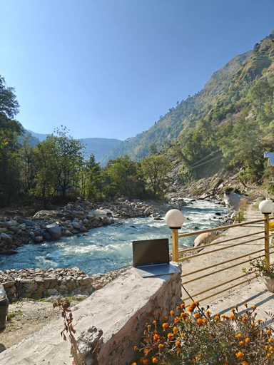 Property grounds 4, Nirvana River Nest, Kullu