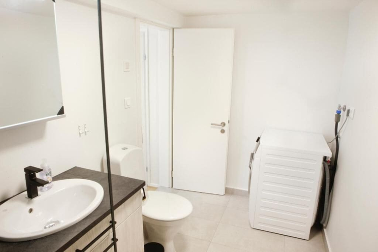 Bathroom 3, Eiðar Hostel and Apartments, Austur-Hérað