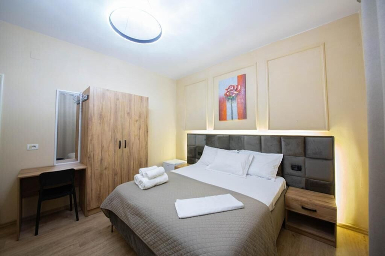 Room 4, Eriks Rooms, Tiranës