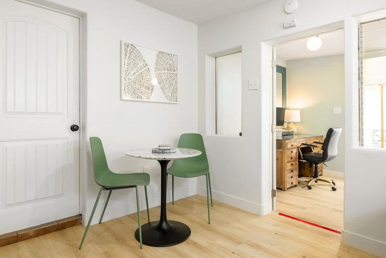 Room 2, Studio In Carlsbad Village, San Diego
