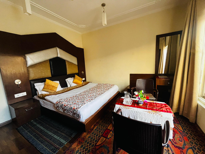 Bedroom 3, Mountain Breeze Inn, Srinagar