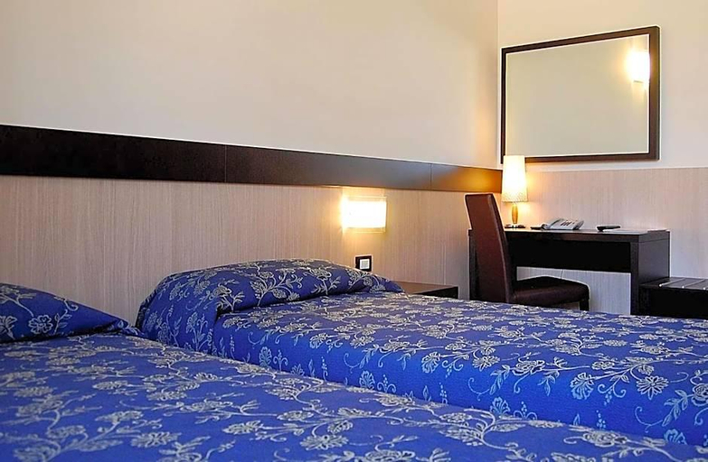 Bedroom 3, Albergo Visconti, Cremona