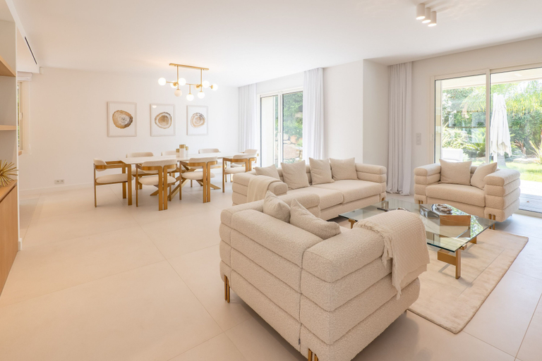 Room 5, 002 Villa Camille in Cannes, Alpes-Maritimes