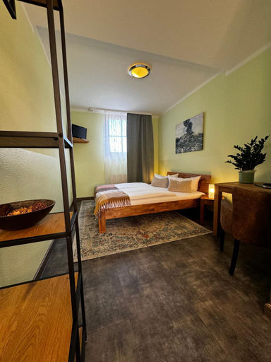Bedroom 2, Logis Hotel Stadt Neustadt, Saale-Orla-Kreis