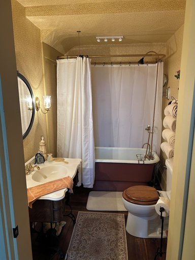 Bathroom 2, Rising Hall B&B, Putnam