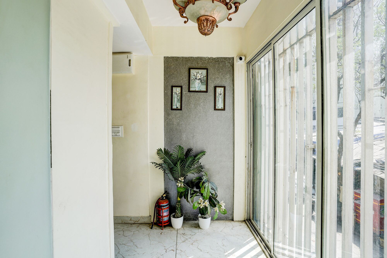 Lobby 4, Fabhotel Nm, Mumbai Suburban