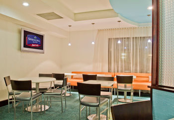 Food & Drinks 2, The Beacon Charlotte Airport, Mecklenburg
