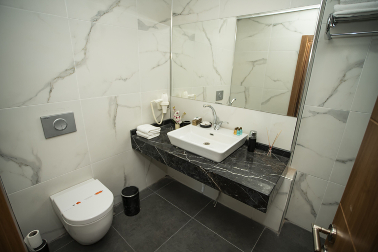 Bathroom 5, Nova Suite Residence, Merkez