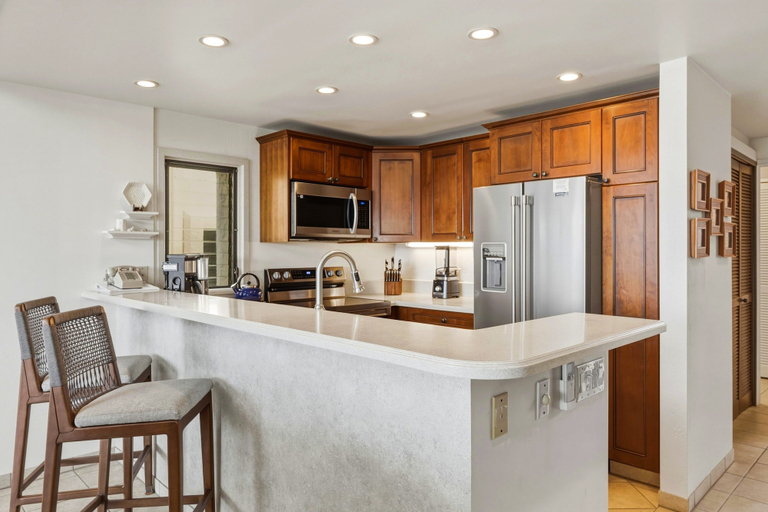 Private kitchen 4, Spacious 2br Oceanfront Loft - Unit C17 1 Bedroom Condo, Maui