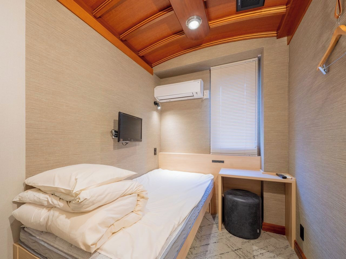 Bedroom 3, Capsule inn Osaka - Caters to Men, Osaka