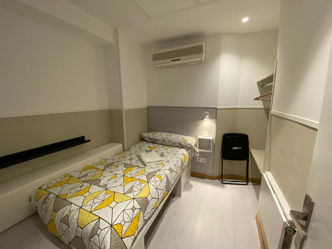 Bedroom 4, Far Home Hostel, Madrid