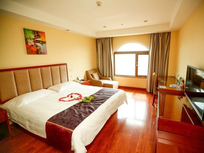 Bedroom 2, GreenTree Inn Qingdao Wuyishan Road Jiashike Shopping Center, Qingdao
