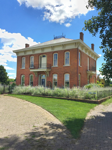 Exterior 3, Rising Hall B&B, Putnam