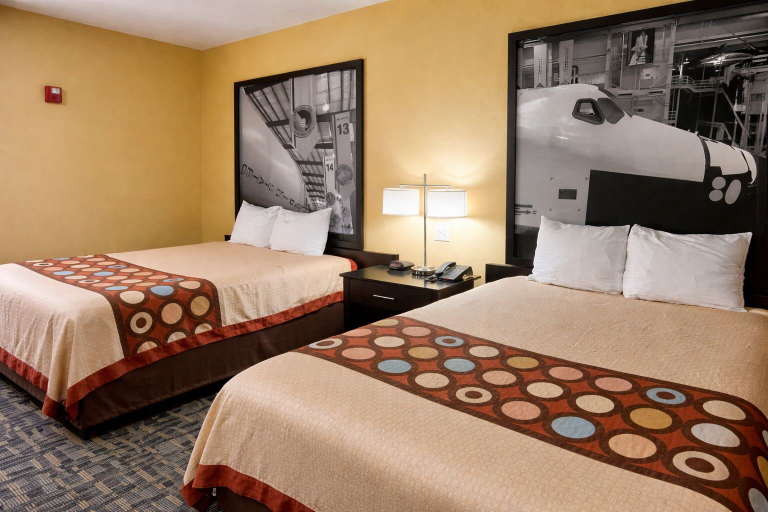 Bedroom 4, Super 8 by Wyndham Pasadena, Houston
