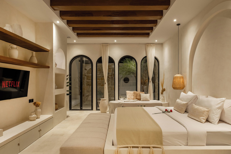 Room 3, Romantic 2 Private Suites Villa Canggu, Badung
