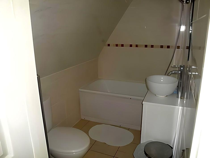 Bathroom 5, Beaconsfield, London