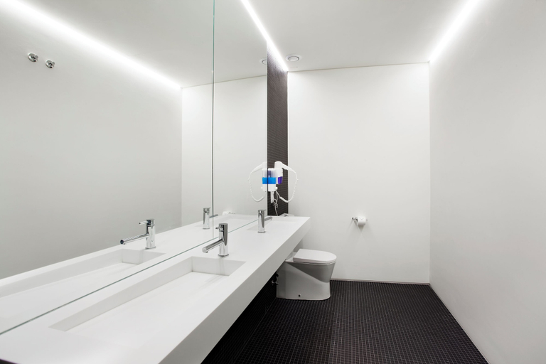 Bathroom 4, LSA Ascensor da Bica by Numa, Lisbon