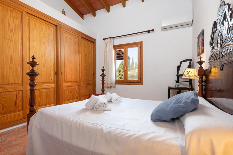 Others 2, Yourisland Can Gosp-torres, Baleares