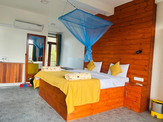 Bedroom 2, Nine Arch Wood Cabin, Ella
