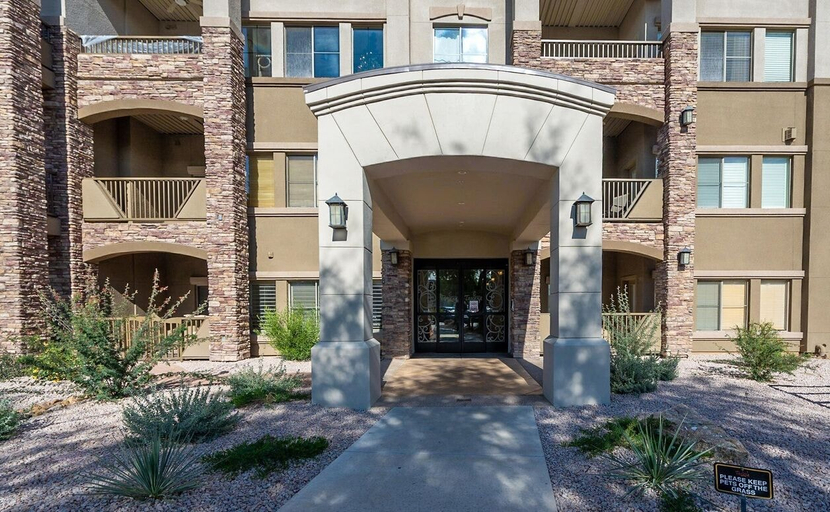 Exterior 2, Villa Desert Ridge 2 Bedroom Condo by RedAwning, Maricopa