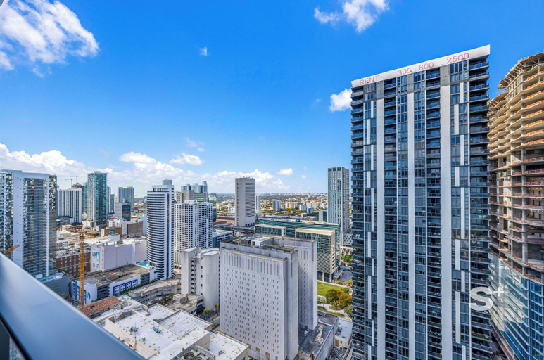 View from property, Sleek 1-BR & Den in Central Downtown, Miami-Dade