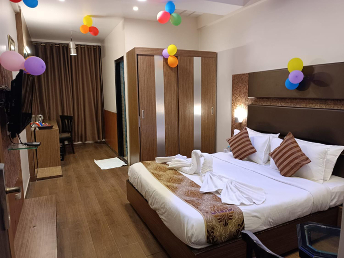 Bedroom 3, Hotel Cosmos, Lucknow