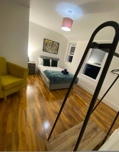 Room 4, Stylish 2BR Serviced Apartment in Bedford Centre 4, Bedfordshire