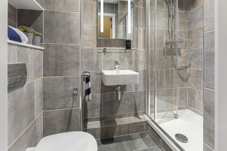 Bathroom 3, Highfield House, Dublin