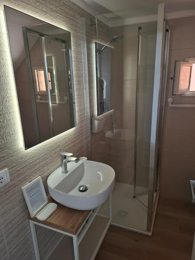Bathroom 3, RESIDENCE TERME ISOLA D'ELBA SRL, Livorno
