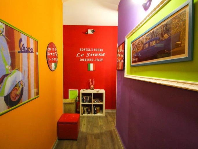 Others 5, Hostel le Sirene, Napoli