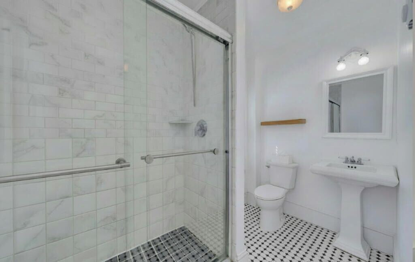Bathroom 2, 931 Beach Guest House, Cape May
