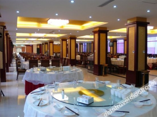 Others 2, Xuanyue Hotel, Shiyan
