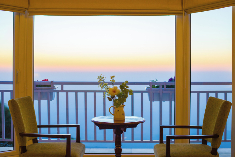 Outdoor dining 4, ELIVAAS 3BHK Plus Attic Cliffside Villa, Solan