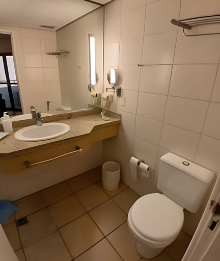 Bathroom 3, Clube XV, Santos
