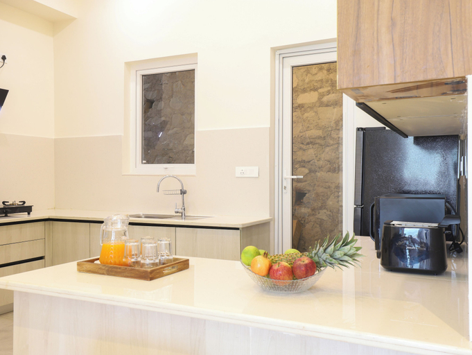 Private kitchen 4, ELIVAAS Antarmann Casa Nova 4 BHK Villa, Nainital