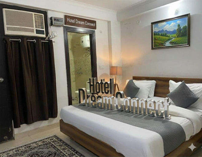 Room 4, Hotel Dream Connect - Sector 38, Gurgaon