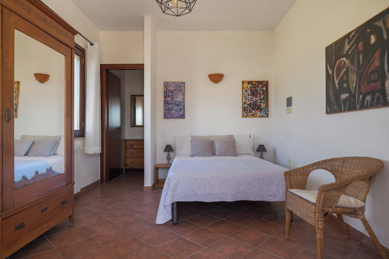 Room 2, Laguna dei Fenici, Trapani