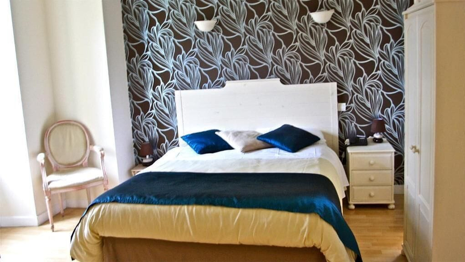 Bedroom 3, Hotel du Périgord, Charente