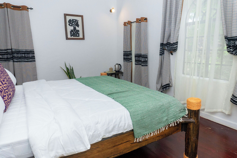 Room 4, Kitunduni Lodge, Arusha