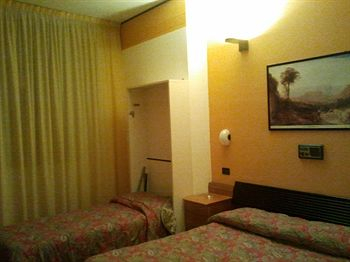 Others 5, Hotel Valentino, Terni