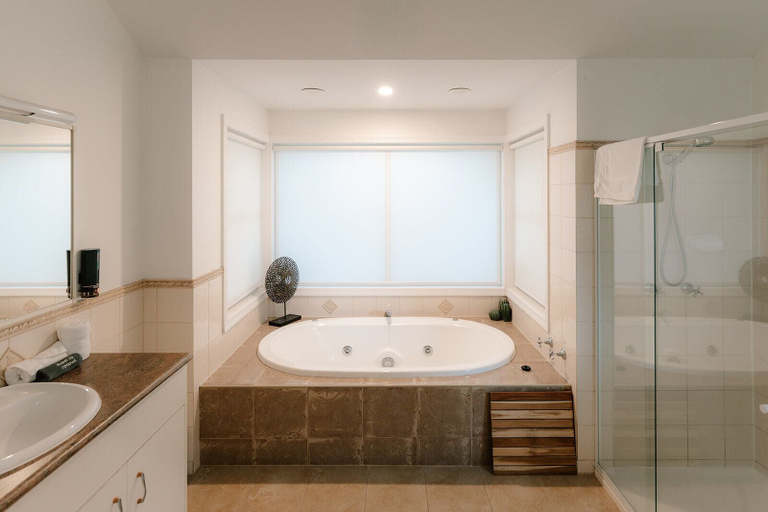 Bathroom, Shambala Estate, Tamborine Mountain