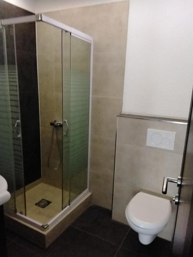 Bathroom 3, Apartmani Sutomore Tri Palme