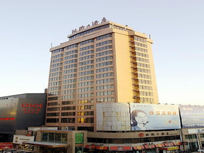 Exterior & Views