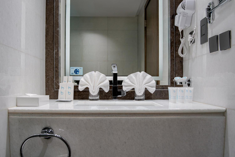 Bathroom 4, Finda Hotel, Al Madinah Al Munawwarah